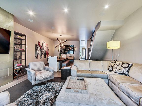3rd image of 365 W Superior St #B