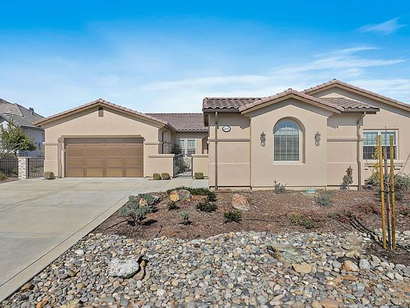 2nd image of 2461 Oak Creek Dr