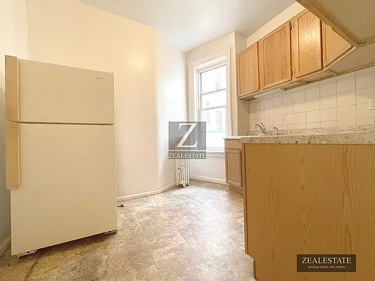 Rented by ZealEstate Group Inc | media 12