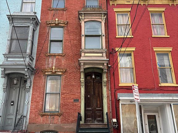 3rd image of 44 Clinton Ave