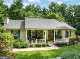 35 Coventry Ln, State College, PA 16803