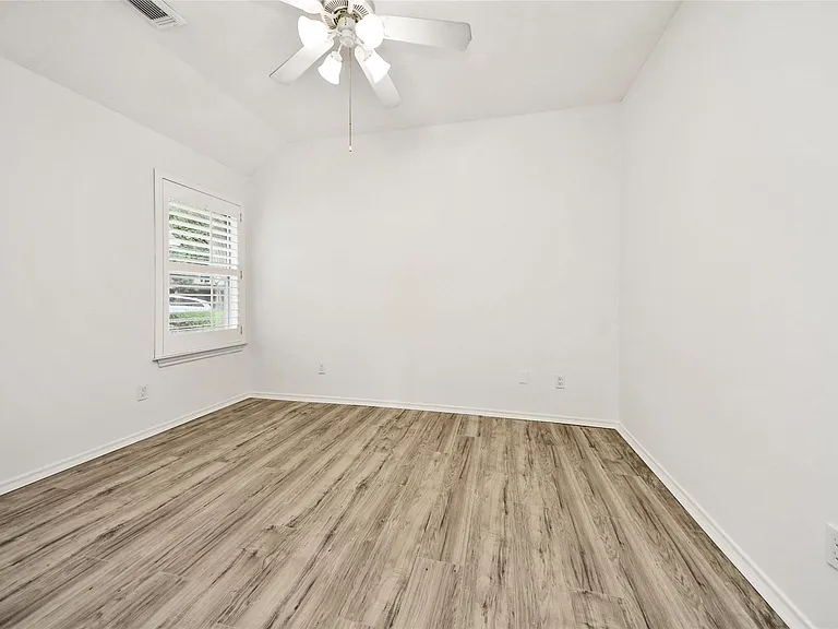 10 Delphinium Pl — Photo 37