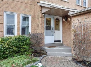 112 Fernbank Pl, Whitby, ON L1R 1T2