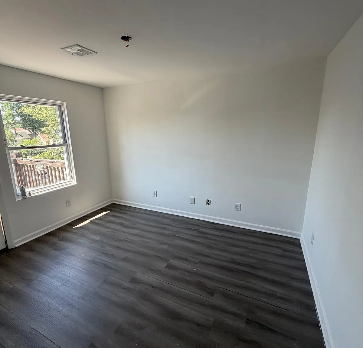 3 bed, 1300 sqft, $2,350 — Photo 3