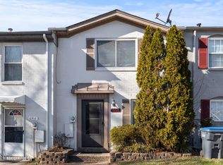 6914 Holly Lake Dr, Louisville, KY 40291