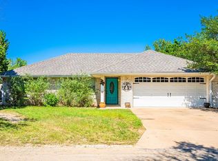 102 Lakeview, Kerrville, TX 78028