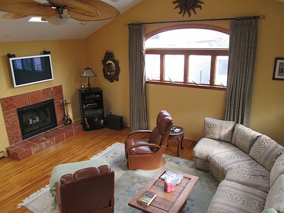 2nd image of 17 Florida St