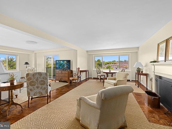 4th image of 4201 Cathedral Ave NW APT 1405W