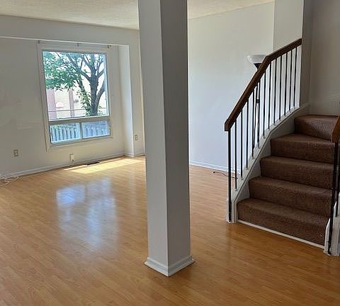 2nd image of 201 Alexmuir Blvd #82