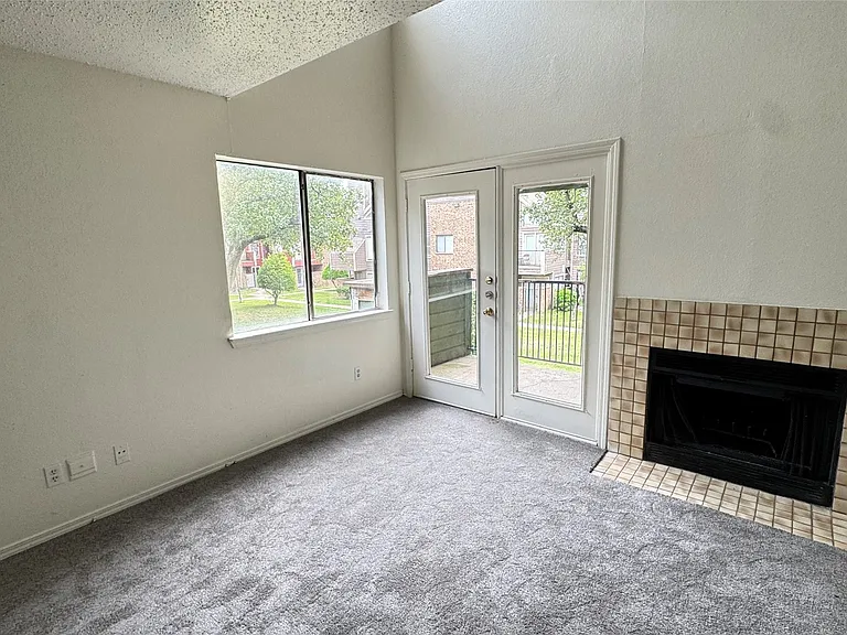 9833 Walnut St #201 — Photo 8