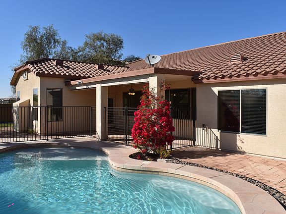 2nd image of 2105 W Morning Vista Ln