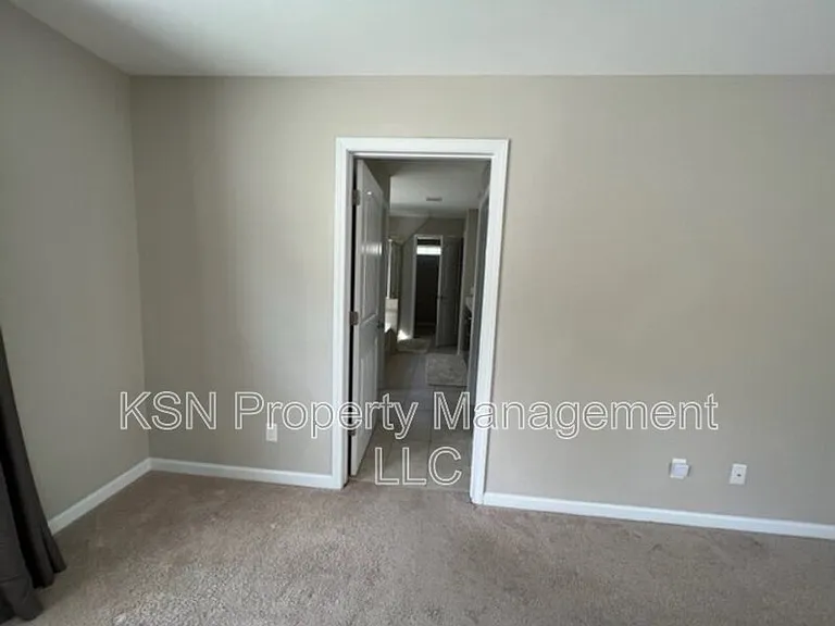 148 Tahoe Dr — Photo 32