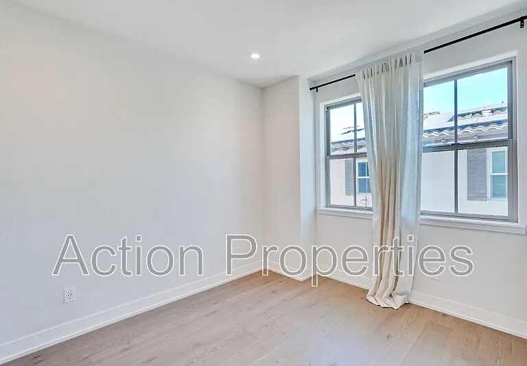 2388 Toledo Ter — Photo 17