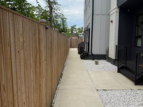 5th image of 217 16th St NE #9