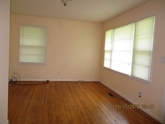 4th image of 1657 4th Way NW