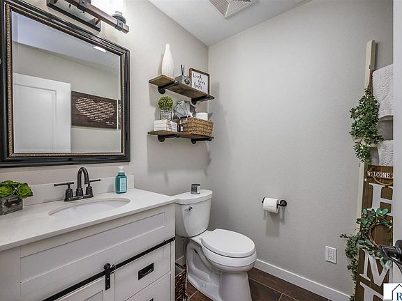 4th image of 223 Oak Knoll Ct