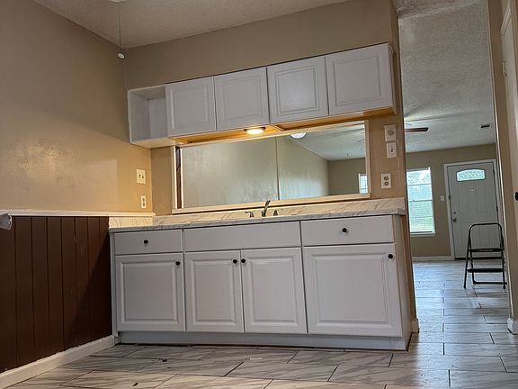 2nd image of 1051 Country Club Dr #C-10