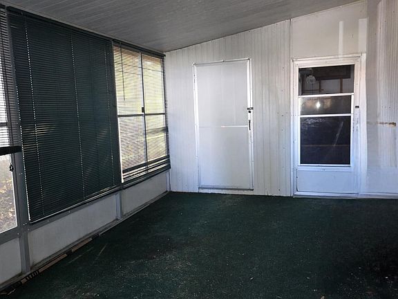 3rd image of 2448 Royal Palm Dr NE