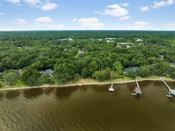 9 & 10 Cedar Beach Cv, Freeport, FL 32439
