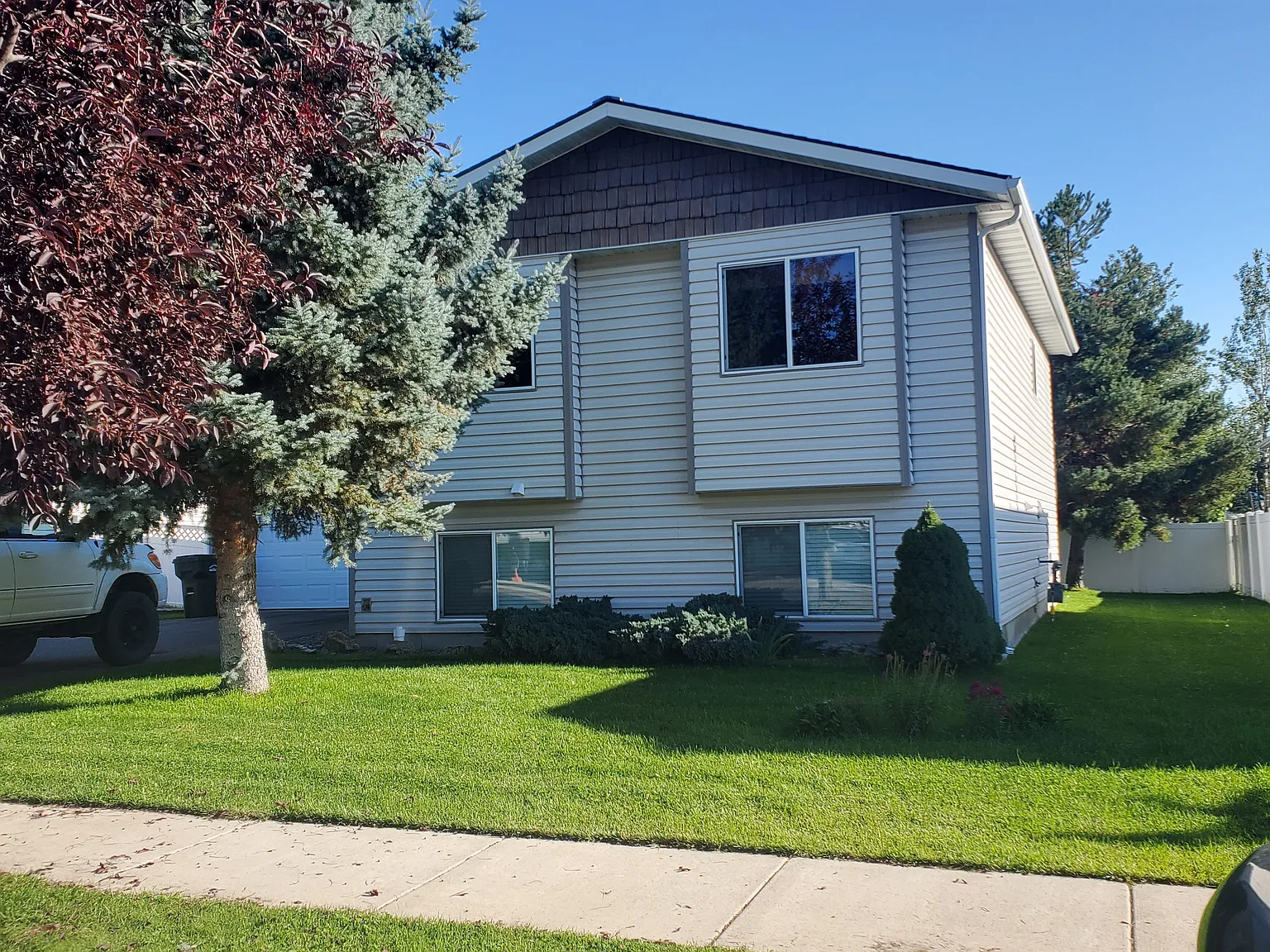 2 bed, 900 sqft, $1,800 — Photo 1