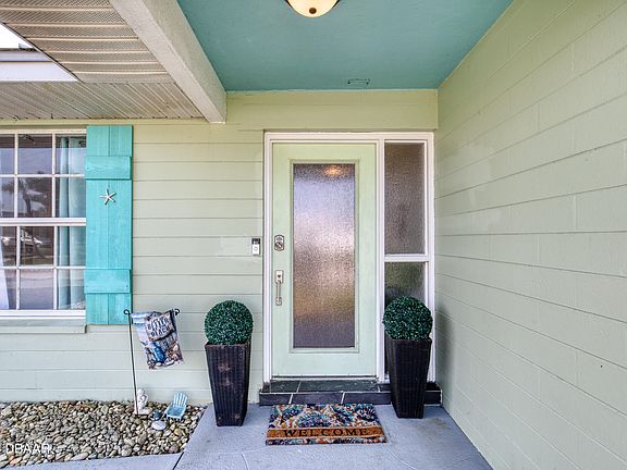 5th image of 8 Surfside Dr