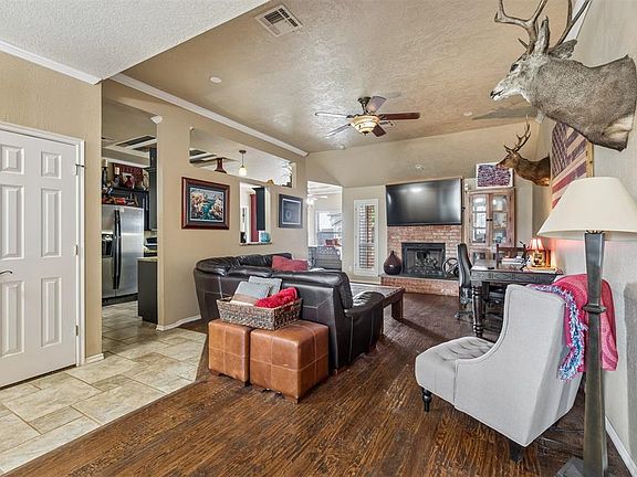 4th image of 2705 NW 160th Ter