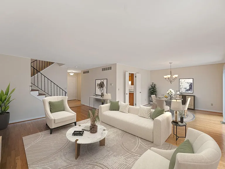 Indian Creek Apartments and Townhomes — Photo 16