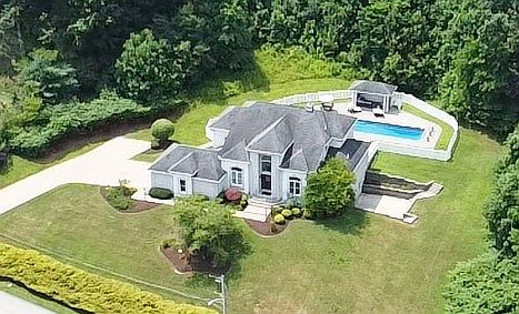 2nd image of 64 Wiggins Ln