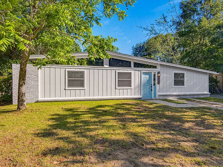 908 Rock Creek Ave — Photo 3