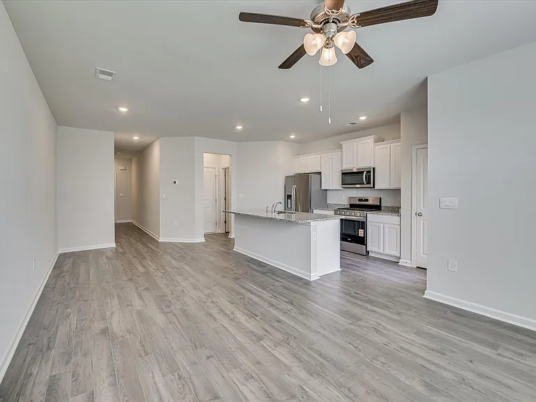 811 Grovebury Ct — Photo 5