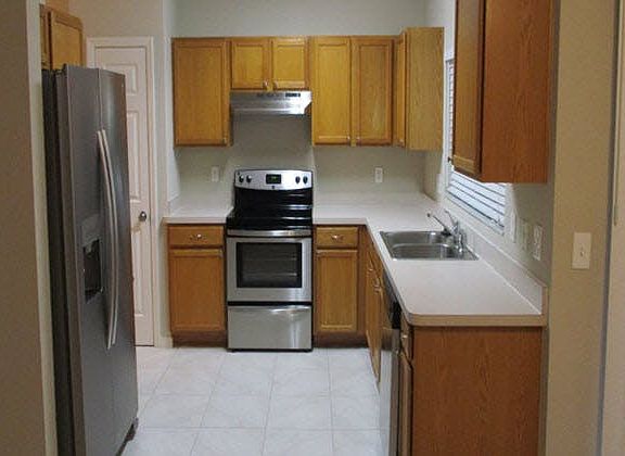 4th image of 1050 Blackwater Dr