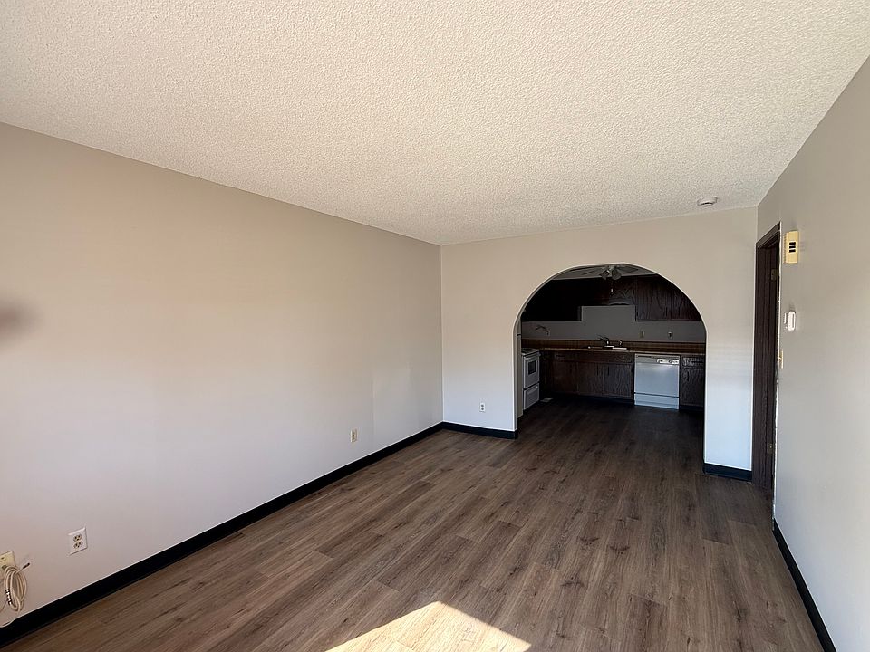 1st image of 1556 Dogwood Dr