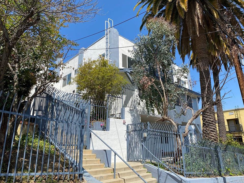 1st image of 1039 N Bonnie Brae St #4
