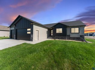 5512 E 64th St, Sioux Falls, SD 57108