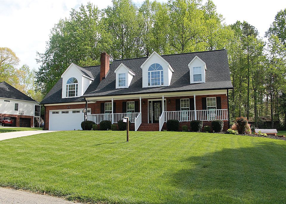 1st image of 212 Grove Park Ln