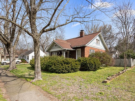3rd image of 140 46th Ave N