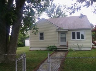 23 Greenwood Rd, Bay Shore, NY 11706