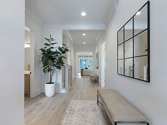 4th image of 5050 Kathryn Ave