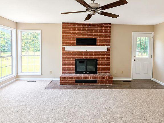 3rd image of 5 Plantation Acres Dr