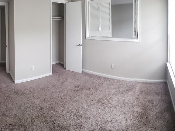3rd image of 2519 Farmcrest Dr #201