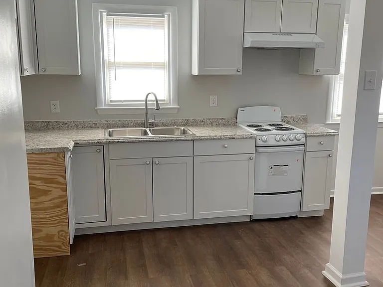 Chestnut Street Apartments — Photo 12