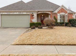 3527 Earnhardt Dr, Fayetteville, AR 72704