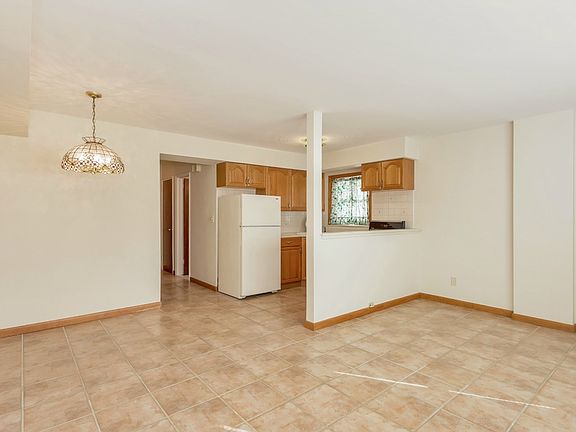 4th image of 231 Hollywood Ave