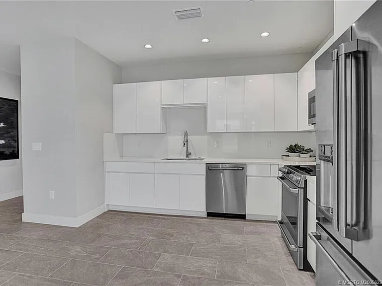41 Seminole Southwest St #209 — Photo 16
