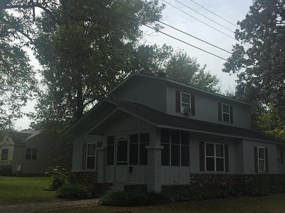 2nd image of 800 S Erie Ave