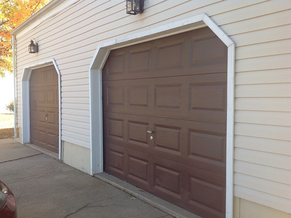 Attached Garage