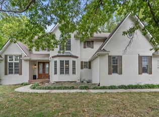 2118 S Forrest Heights Avenue, Springfield, MO 65809
