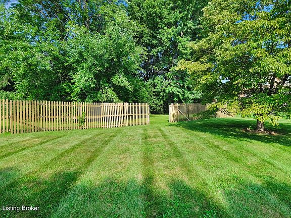 4th image of 10600 Grassy Ct