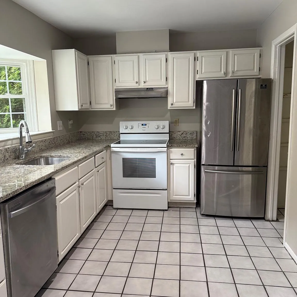3 bed, 2.5 bath, 1920 sqft, $2,600 — Photo 4