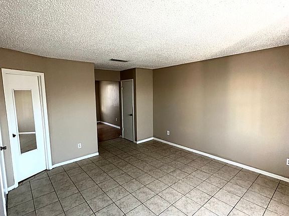 4th image of 3804 Charolais Dr